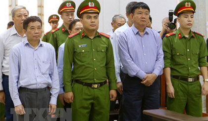 Bị cáo Đinh La Thăng cùng 6 đồng phạm trong vụ án nghe Tòa tuyên án. Ảnh: Doãn Tấn/TTXVN
