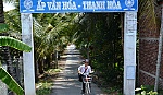 Chi bộ ấp Thạnh Hòa học tập Bác bằng những việc làm cụ thể