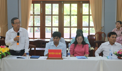 Đại biểu tham gia phát biểu tham luận tại hội thảo.