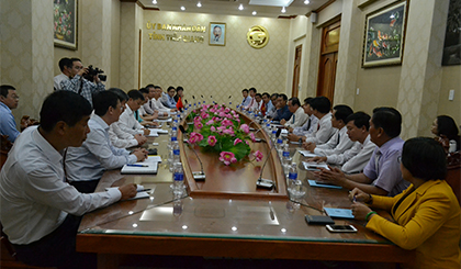 Quang cảnh buổi làm việc