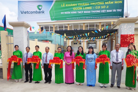 Nghi thức cắt băng khánh thành trường mầm non Quơn Long cơ sở 2