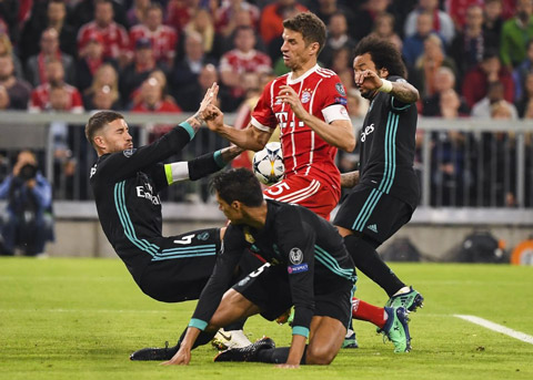 Bayern phung phí quá nhiều cơ hội.