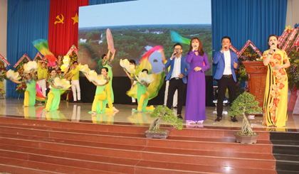 Các tiết mục văn nghệ tại lễ kỷ niệm.