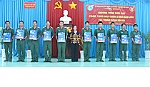 Thăm, tặng quà cho 70 chiến sĩ mới
