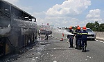 Cháy xe khách trên cao tốc Trung Lương: 20 hành khách an toàn