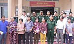 Sư đoàn Bộ binh 8 hỗ trợ vốn nuôi dê cho hộ nghèo