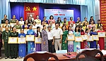 Tặng 37 Bằng khen cho tập thể, cá nhân học tập, làm theo Bác