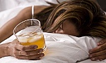 Tại sao uống rượu càng rẻ tiền, cơn say càng khủng khiếp?