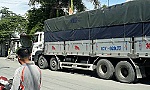 Chở hàng quá tải, gặp CSGT khóa cửa bỏ trốn