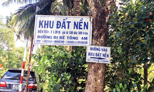 Bảng quảng cáo bán đất nền tại xã Đạo Thạnh.