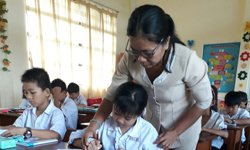 Rèn chữ đẹp trong học sinh tiểu học đang trở thành phong trào ngày càng nở rộ.