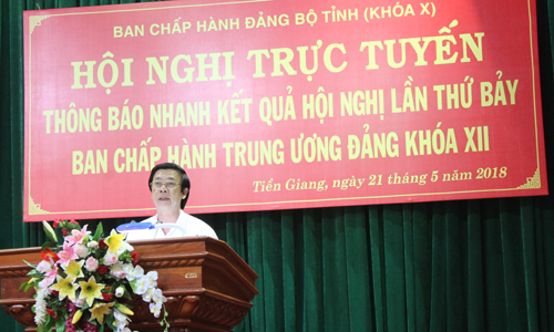 Đồng chí Nguyễn Văn Danh, Ủy viên BCH Trung ương Đảng, Bí thư Tỉnh ủy, Chủ tịch HĐND tỉnh thông báo kết quả  Hội nghị lần thứ 7 Ban Chấp hành Trung ương Đảng, khóa XII