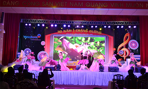 Tiết mục Múa Hương Đầm của đơn vị Vietinbank Vĩnh Long