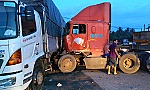 Xe đầu kéo tông xe giường nằm, Quốc lộ 1 ùn ứ nhiều giờ