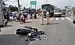 Va chạm trên Quốc lộ 1A, một thanh niên nhập viện
