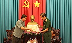Chủ tịch UBND tỉnh khen thưởng đột xuất 9 tập thể