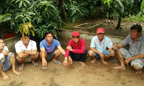 Các đối tượng đánh bạc bị bắt giữ.
