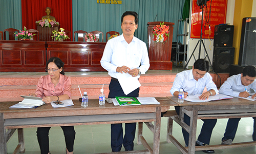 Trưởng Ban Kinh tế ­ Ngân sách Nguyễn Thành Diệu phát biểu tại buổi làm việc với UBND xã Mỹ Long