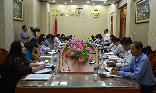 Quang cảnh buổi làm việc