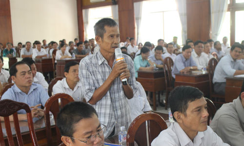 Cử tri phát biểu ý kiến 