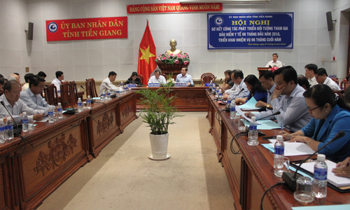 Quang cảnh tại hội nghị sơ kết BHYT