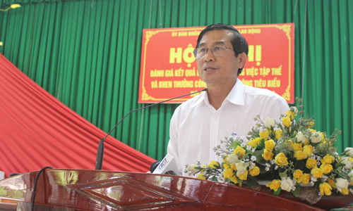 Chủ tịch UBND tỉnh Lê Văn Hưởng phát biểu tại hội nghị.
