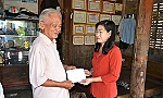 Thăm, tặng quà gia đình chính sách