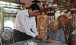 Trưởng Ban Nội chính Tỉnh ủy thăm gia đình chính sách