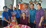 Tặng 40 phần quà cho gia đình chính sách