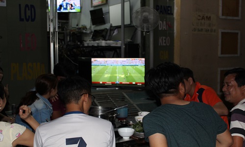 World Cup giúp những người bạn trở nên gần nhau hơn