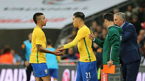 Hàng công Brazil tại sao không phải là Firmino?