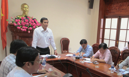 Chủ tịch UBND tỉnh Lê Văn Hưởng kết luận một trong các vụ việc trên.