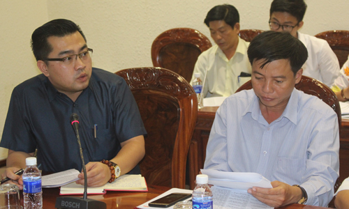 Nhà đầu tư phát biểu ý kiến.