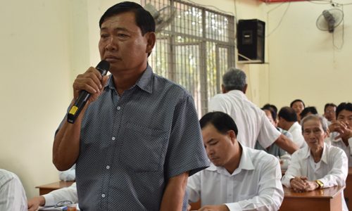 Cử tri Huỳnh Văn Hừng phát biểu