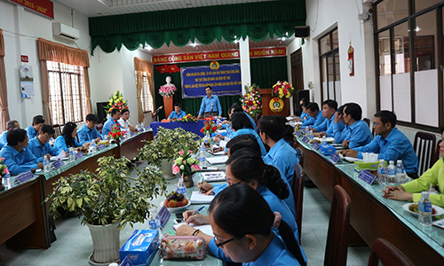 Chủ tịch Tổng LĐLĐ Việt Nam tham dự hội nghị do LĐLĐ tỉnh tổ chức