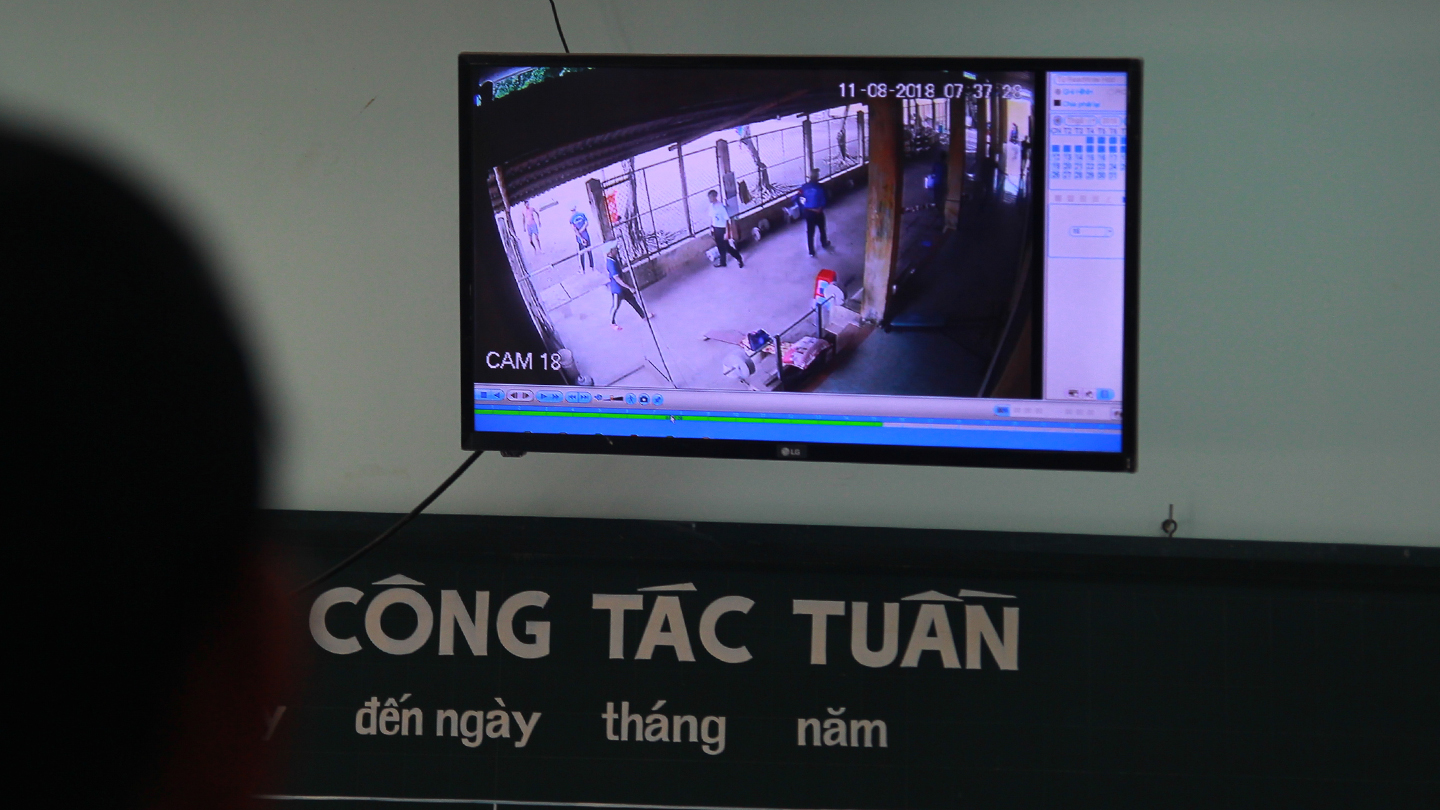 Các cơ quan chức năng đã tiến hành khám nghiệm hiện trường, trích xuất camera để tiến hành điều ra làm rõ sự việc.