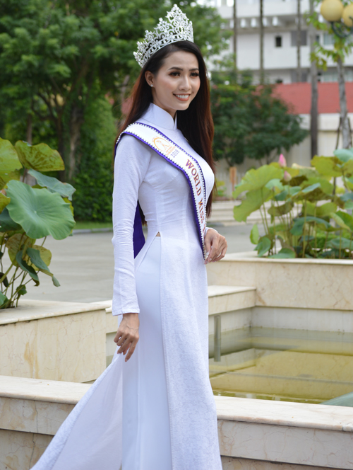 Chụp ảnh lưu niệm.