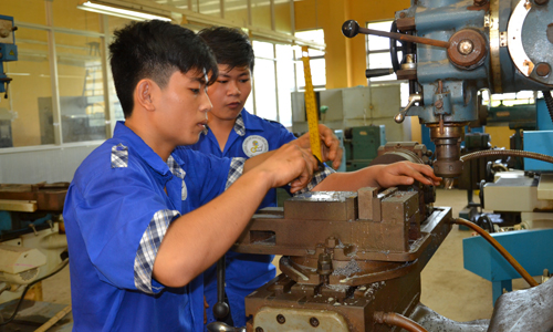 Nhu cầu tuyển dụng lao động có tay nghề ngày càng tăng.