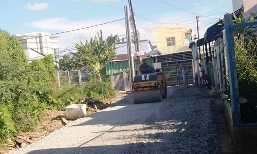 Các đơn vị thi công đang dồn sức thi công các hạng mục còn lại để kịp hoàn thành Dự án vào tháng 12 tới.