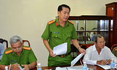 Đại biểu đóng góp ý kiến tại buổi họp
