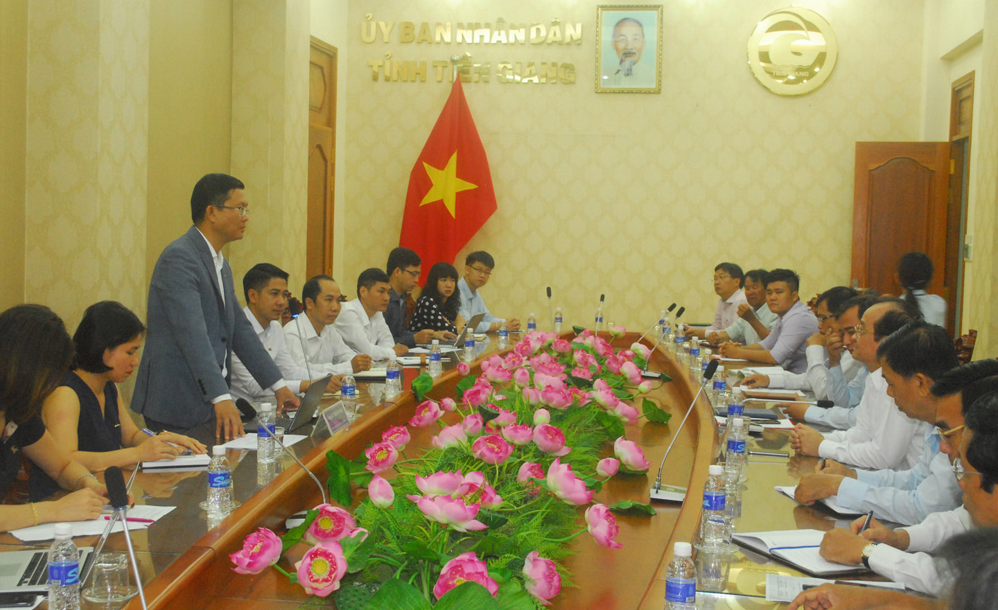 Đại diện Tập đoàn FLC phát biểu tại buổi làm việc với UBND tỉnh.