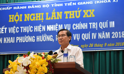 Đồng chí Lê Văn Hưởng, phát biểu tại hội nghị
