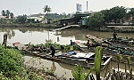 Bắt 2 phương tiện khai thác cát trái phép trên sông Tiền
