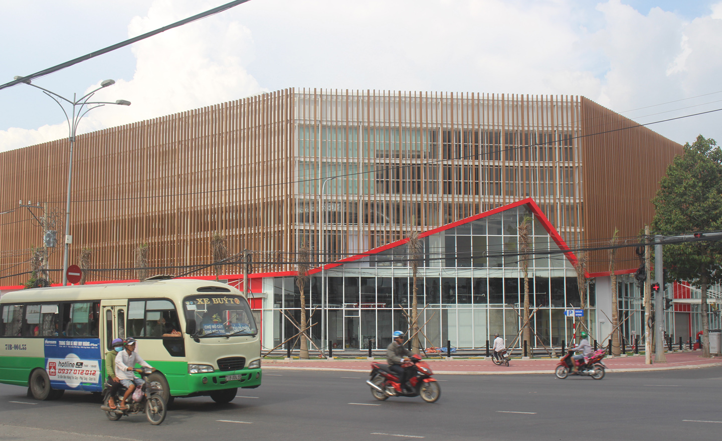 Một góc Khu Thương mại - Dịch vụ TP. Mỹ Tho.