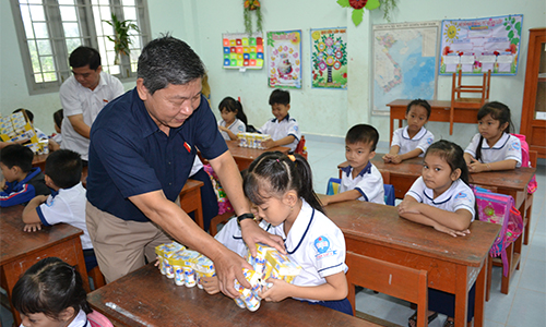 đại biểu Nguyễn Hoàng Mai, Phó chủ nhiệm Ủy ban các vấn đề xã hội của Quốc hội, 