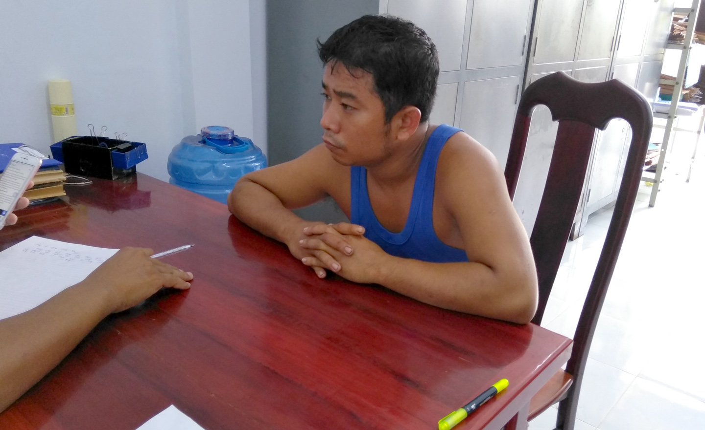 Đối tượng Nguyễn Phước Minh tại cơ quan công an.