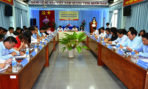 Quang cảnh buổi làm việc