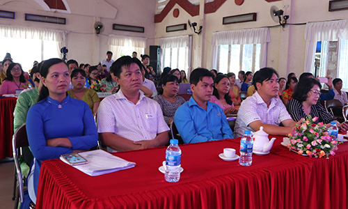 Đại biểu tham dự buổi Liên hoan Dân ca-Vọng cổ