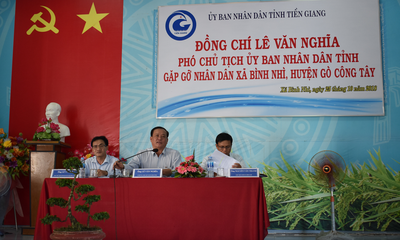 Phó Chủ tịch UBND tỉnh Lê Văn Nghĩa phát biểu tại buổi gặp gỡ nhân dân xã Bình Nhì