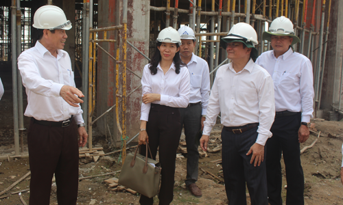Lãnh đạo tỉnh khảo sát Dự án Nhà Thiếu nhi tỉnh.